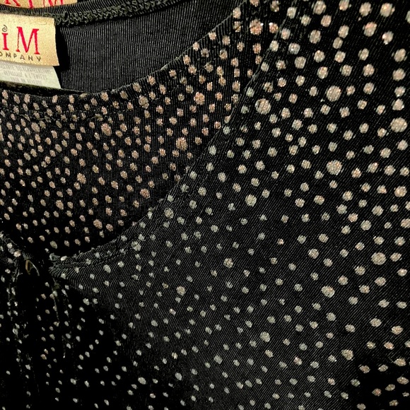 ⭐️2/$30⭐️ Glittery 2 piece cardigan & tank set, Kim & Co, size M - Picture 4 of 8